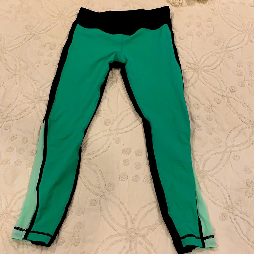 Lululemon cropped leggings 6 green